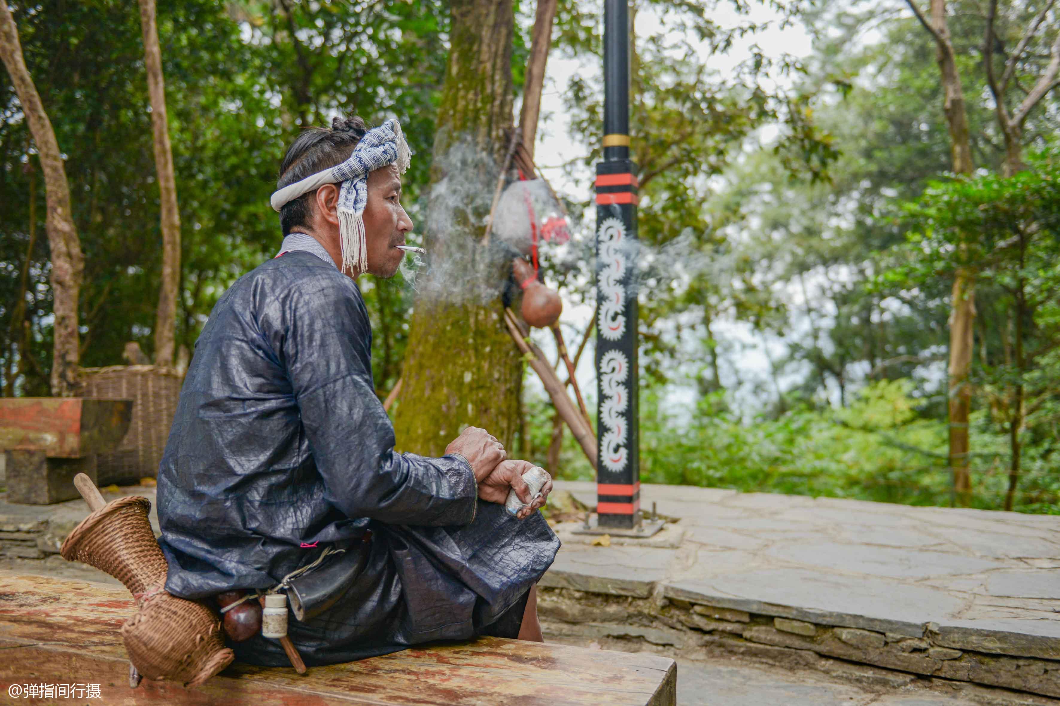 苗族舞蹈服裝最新款,最新苗族舞蹈服裝款式，傳統(tǒng)與時尚的完美結(jié)合