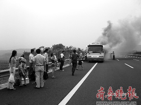 山東高速爆炸最新消息,山東高速爆炸最新消息，事故原因及后續(xù)處理進(jìn)展全面解析