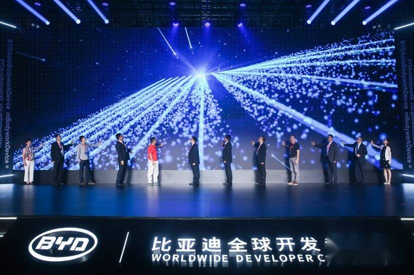 比亞迪雙離合最新消息,比亞迪雙離合最新消息，引領(lǐng)技術(shù)革新，重塑行業(yè)標(biāo)桿