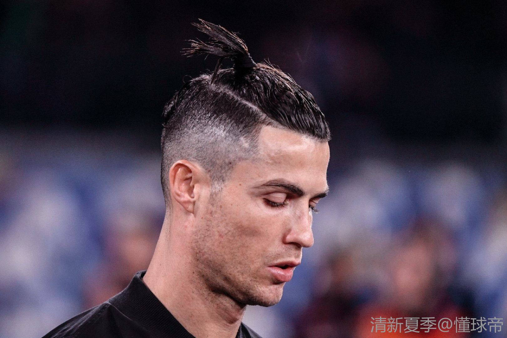 c羅最新發(fā)型2024,C羅最新發(fā)型2024，時(shí)尚潮流引領(lǐng)者