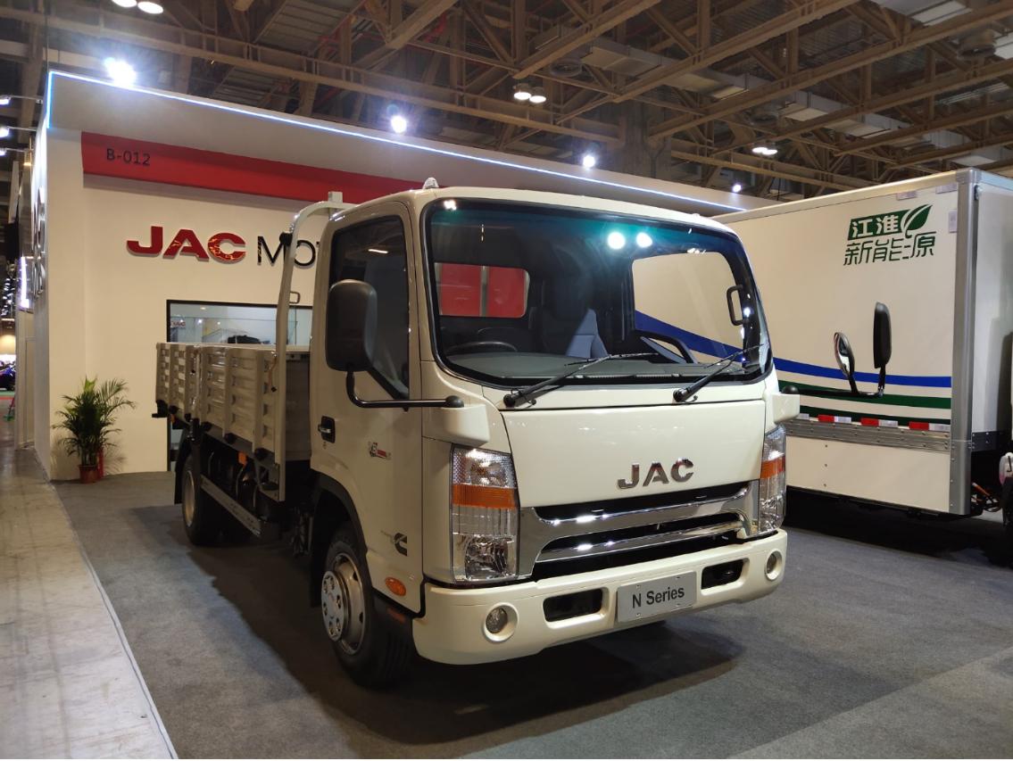 2025新澳門正版免費資木車,探索澳門未來，2025新澳門正版免費資源車展望