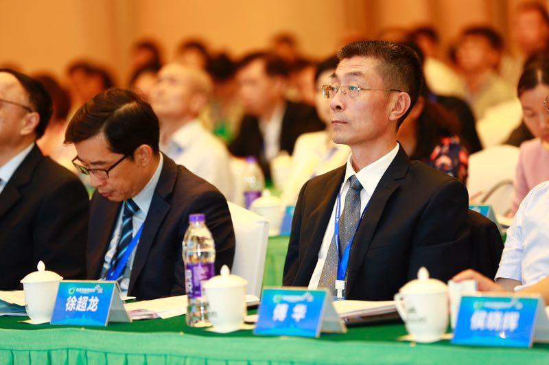 2025新澳門(mén)正版免費(fèi)正題,澳門(mén)正版免費(fèi)正題，探索未來(lái)的機(jī)遇與挑戰(zhàn)